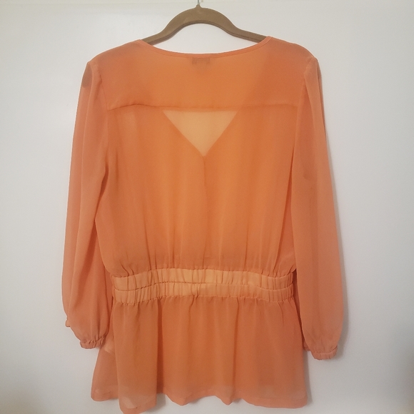 🛍3 for $20 Banana Republic Blouse - Picture 2 of 6